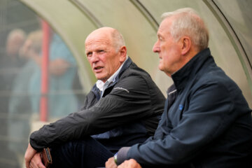 Jan Streuer kijkt toe