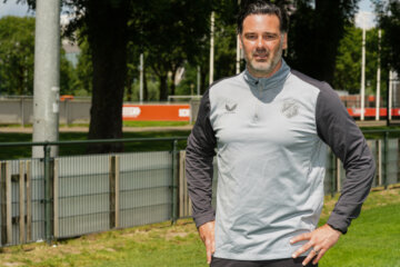 Ivar van Dinteren als trainer van Jong FC Utrecht
