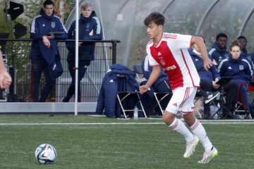 Damián van der Vaart namens Ajax