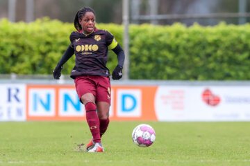 Liza van der Most aan de bal namens FC Utrecht