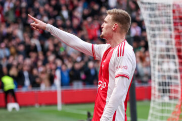 Kenneth Taylor viert treffer tegen FC Utrecht