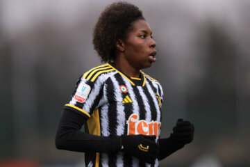 Lineth Beerensteyn in actie namens Juventus