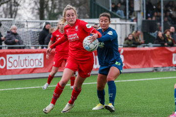 Een duel tussen FC Twente en PSV