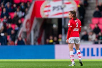 Joëlle Smits in actie namens PSV in het Philips Stadion