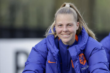 Jill Bayings onderweg naar de training van de OranjeLeeuwinnen