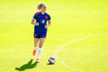 Gwyneth Hendriks op de training van de OranjeLeeuwinnen