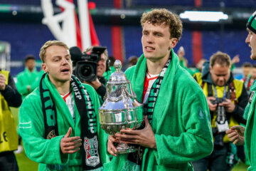 Mats Wieffer met de beker