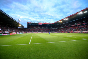 Het veld in De Grolsch Veste