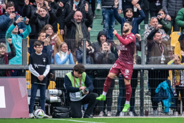 Georges Mikautadze viert treffer