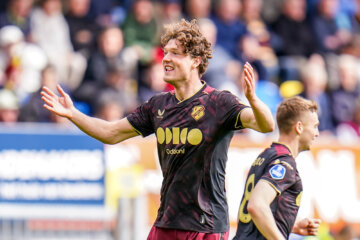 Sam Lammers viert de 2-2