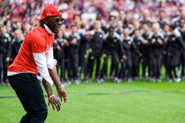 Johan Bakayoko viert de landstitel van PSV