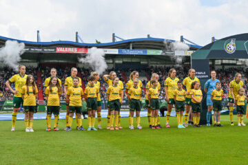 De speelsters van Fortuna Sittard voorafgaand aan de bekerfinale tegen Ajax