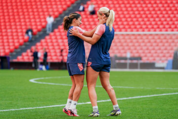 Daniëlle van de Donk en Lindsey Horan bij Olympique Lyon