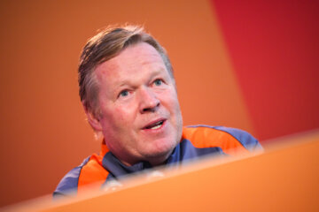 Ronald Koeman bij de persconferentie