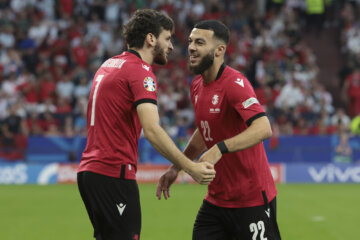 Khvicha Kvaratskhelia en Georges Mikautadze