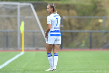 Sterre Kroezen in actie namens PEC Zwolle