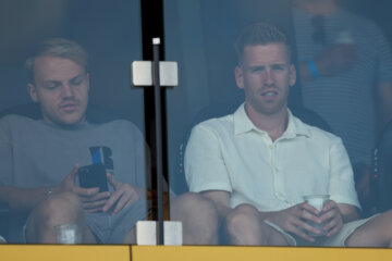 Thomas van den Belt en Gijs Smal op de tribune