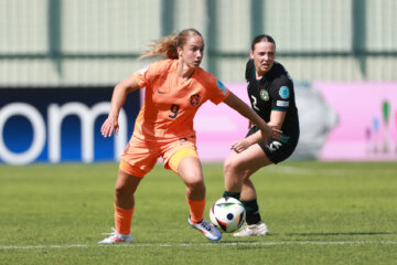 Danique Tolhoek in actie namens Oranje O19 op het EK