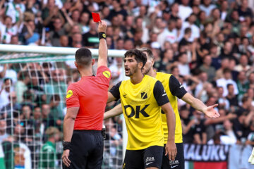 Enes Mahmutovic krijgt rood