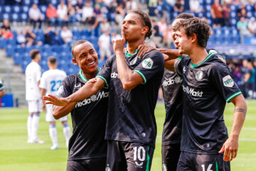 Calvin Stengs na zijn goal tegen PEC Zwolle