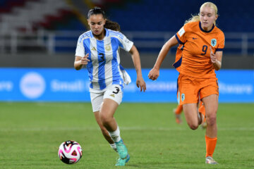 Bo van Egmond in actie namens Oranje O20 tegen Argentinië
