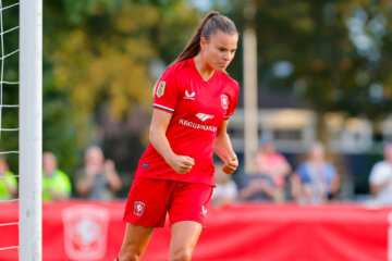 Kayleigh van Dooren juicht