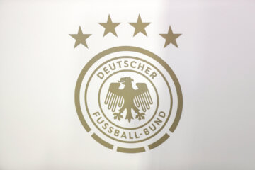 Het logo van de DFB, de Duitse voetbalbond