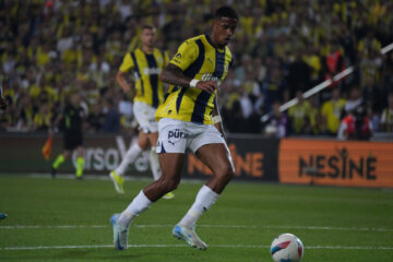 Jayden Oosterwolde namens Fenerbahçe