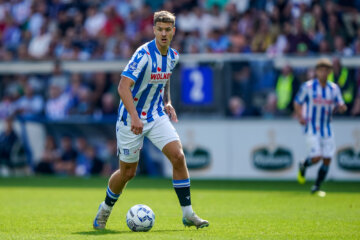 Dimitris Rallis aan de bal