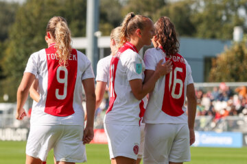 Danique Tolhoek, Tiny Hoekstra en Danique Noordman bij Ajax