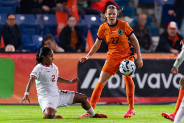 Lotte Keukelaar bij haar debuut namens de OranjeLeeuwinnen