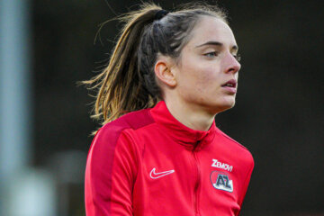 Ginia Caprino bij AZ