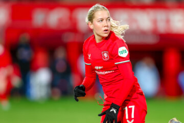 Amanda Andradóttir bij FC Twente