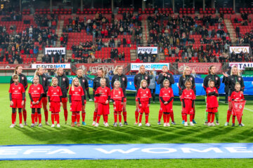 De speelsters van FC Twente in De Grolsch Veste