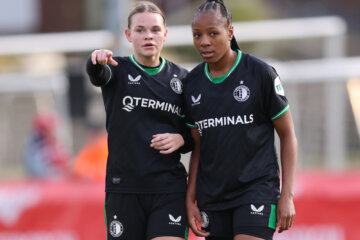 Justine Brandau en Celainy Obispo bij Feyenoord