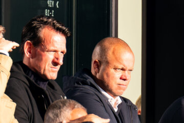 Jan Vennegoor of Hesselink en Earnest Stewart