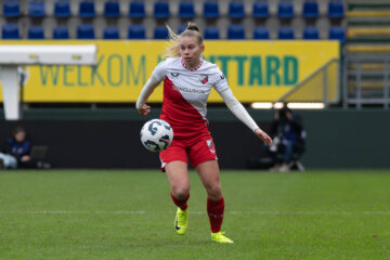 Sam de Jong in actie namens FC Utrecht