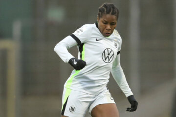 Lineth Beerensteyn in actie namens VfL Wolfsburg