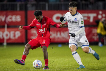 Hamdi Akujobi in gevecht met Ion Nicolaescu