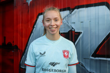 Ella Peddemors na haar laatste wedstrijd voor FC Twente