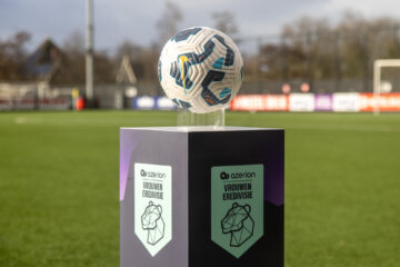 Een bal van de Azerion Vrouwen Eredivisie