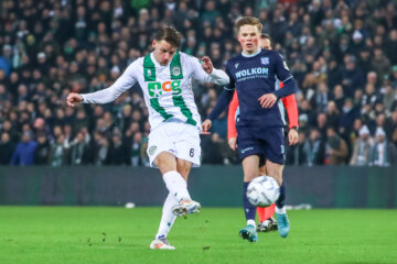 Stije Resink in actie tegen SC Heerenveen