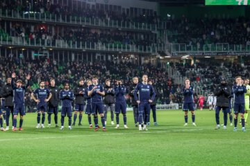 SC Heerenveen bedankt de meegereisde supporters in de Euroborg