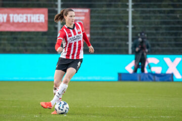 Veerle Buurman aan de bal namens PSV