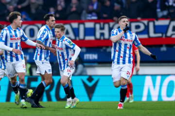 Milos Lukovic na zijn goal tegen FC Twente