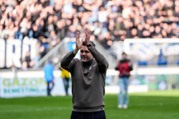 Henk Brugge bedankt het publiek