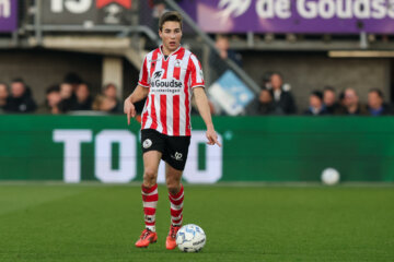 Carel Eiting in het shirt van Sparta Rotterdam