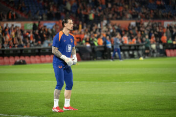 Nick Olij op het veld bij het Nederlands elftal