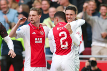 Ajax juicht na een doelpunt