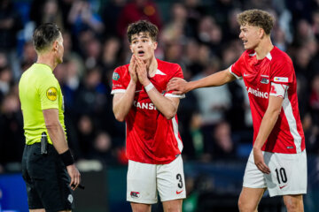 Wouter Goes klaagt bij scheidsrechter Danny Makkelie